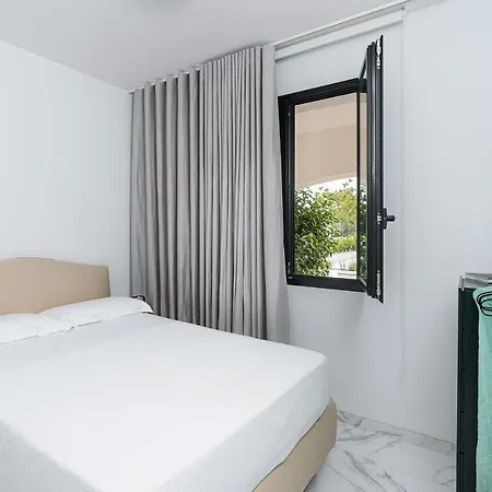 Hermes Villa *